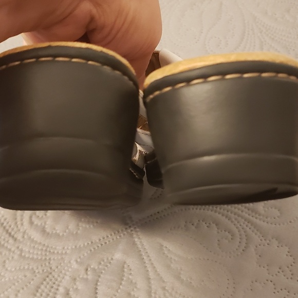 Clarks Sandals - Picture 3 of 6